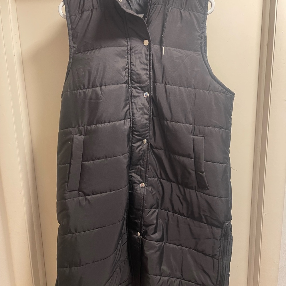 Chic Black Outerwear Vest